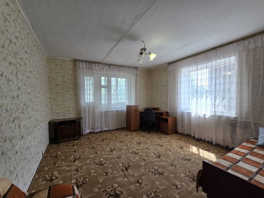 Ставропольский край, Новопавловск, Восточная ул.; Квартира 70м² 2/2 эт.