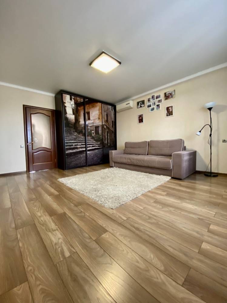 Ставропольский край, Ставрополь, Шеболдаева пер.; Квартира 81м² 10/11 эт.